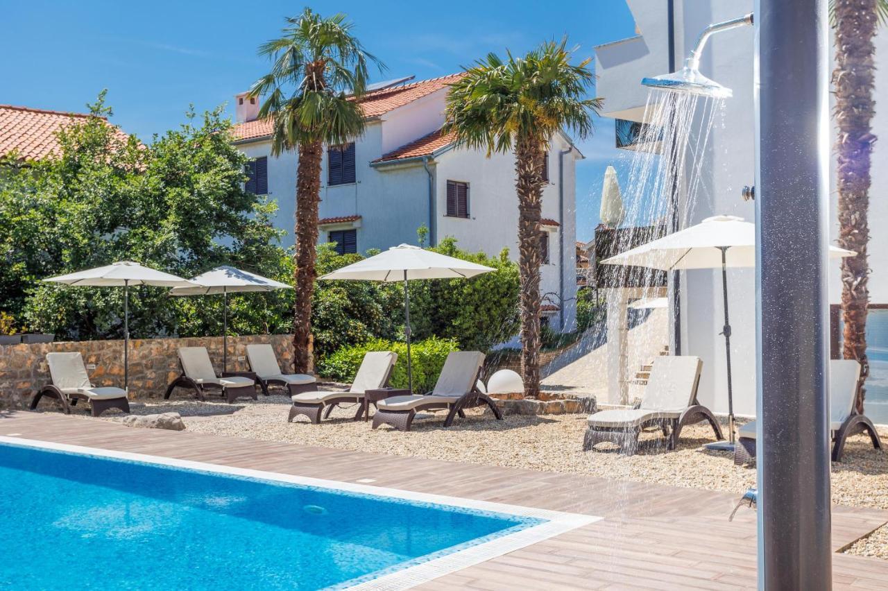 Apartments Petra Krk クルク エクステリア 写真