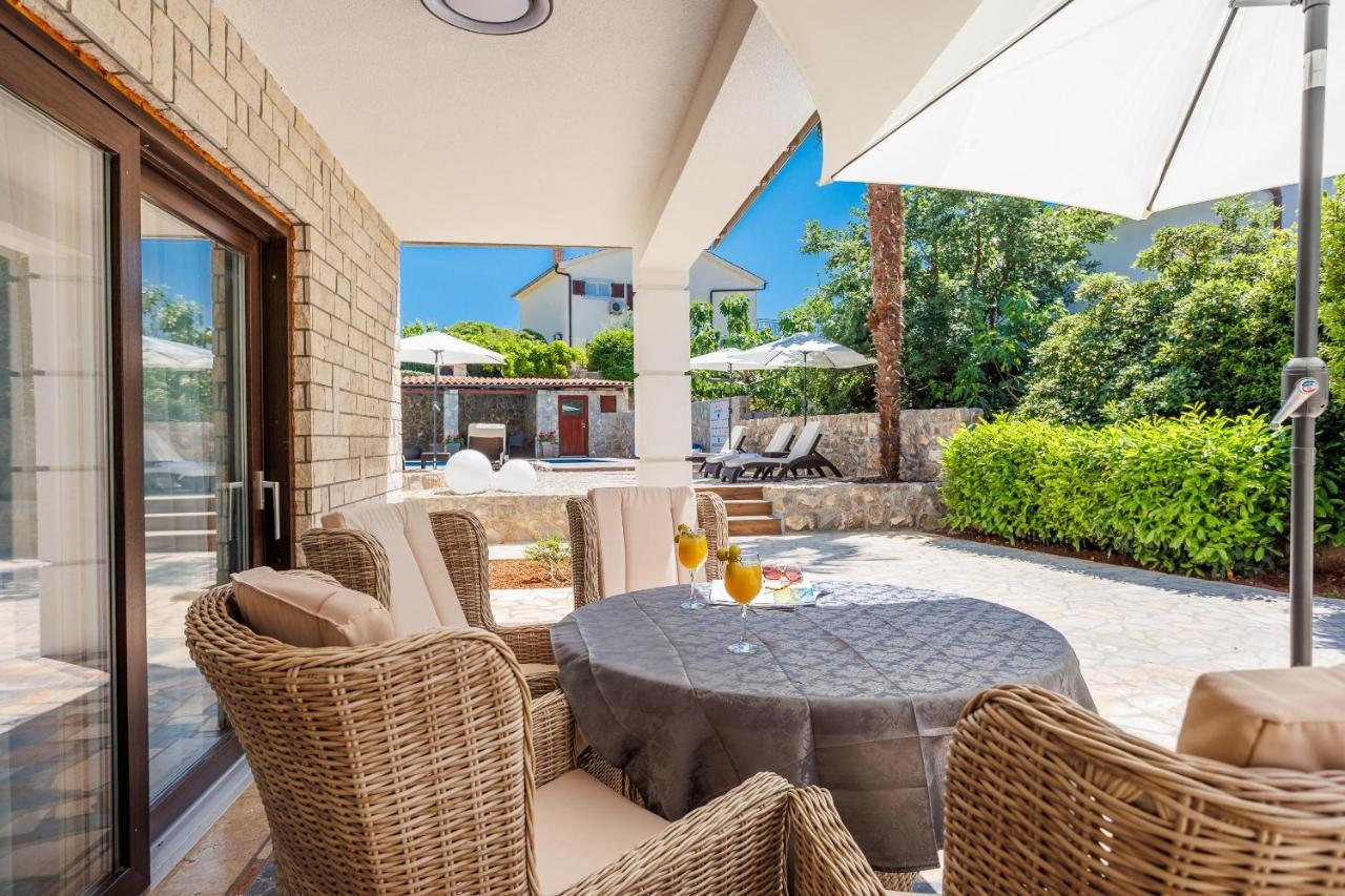 Apartments Petra Krk クルク エクステリア 写真