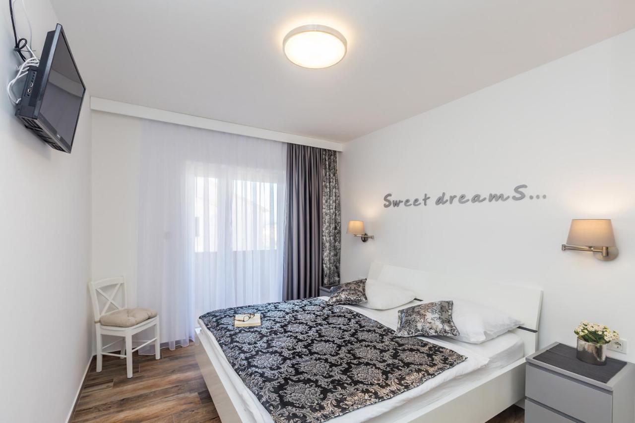 Apartments Petra Krk クルク エクステリア 写真