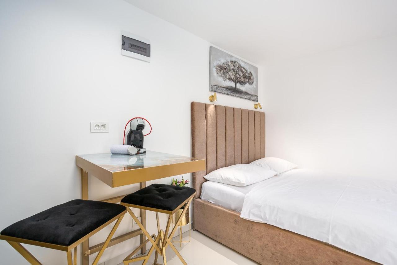Apartments Petra Krk クルク エクステリア 写真