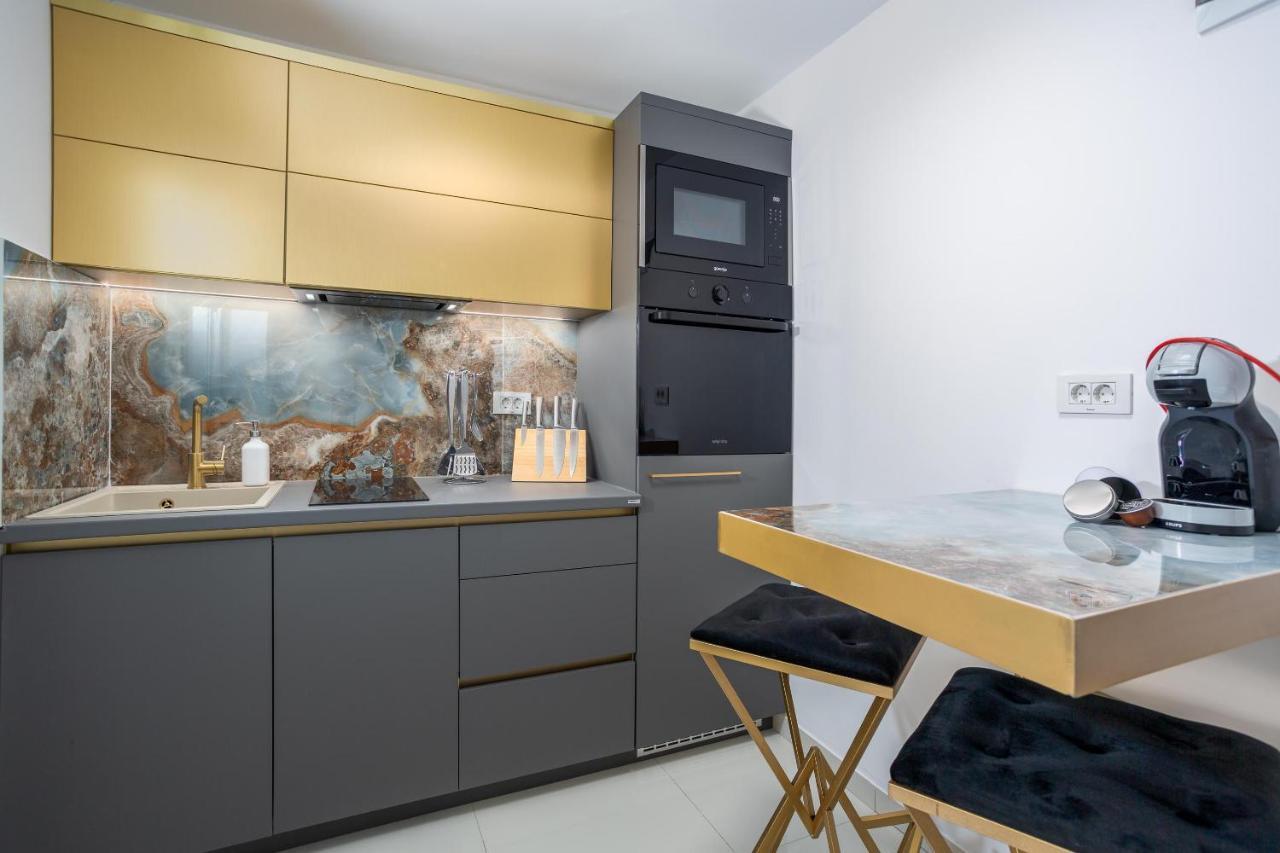 Apartments Petra Krk クルク エクステリア 写真