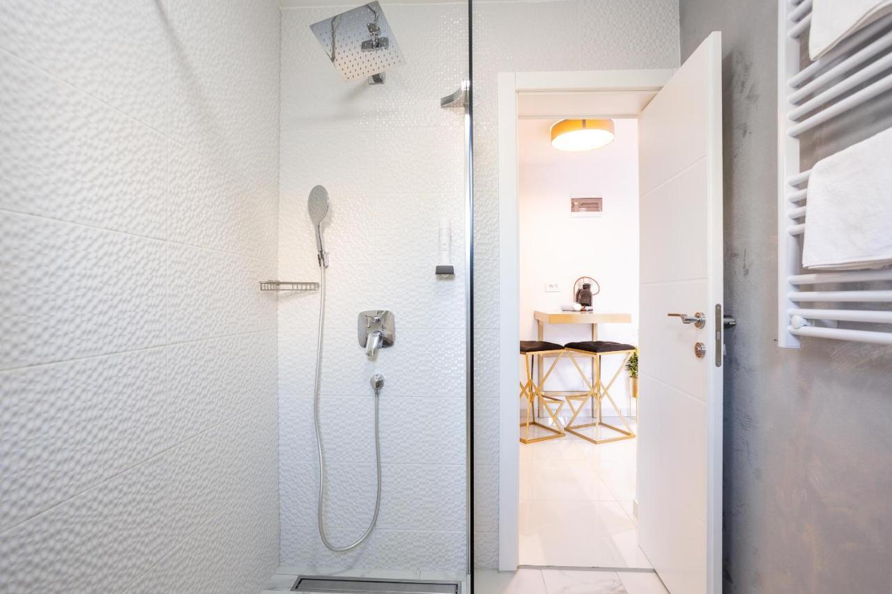 Apartments Petra Krk クルク エクステリア 写真