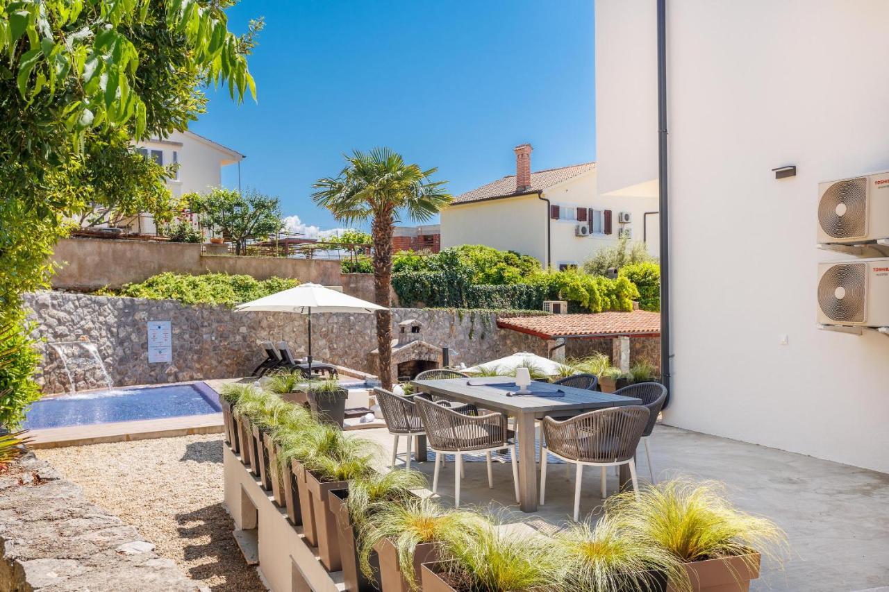 Apartments Petra Krk クルク エクステリア 写真