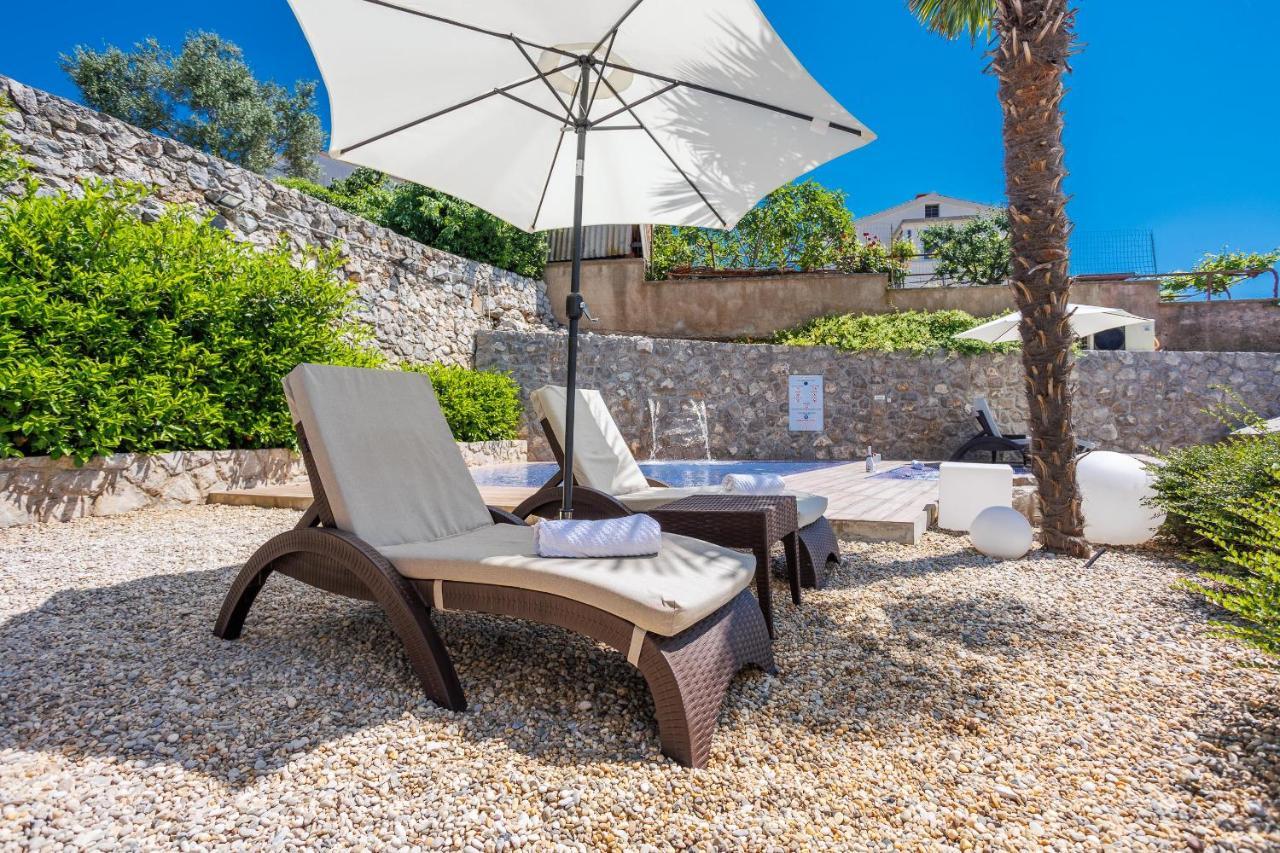 Apartments Petra Krk クルク エクステリア 写真