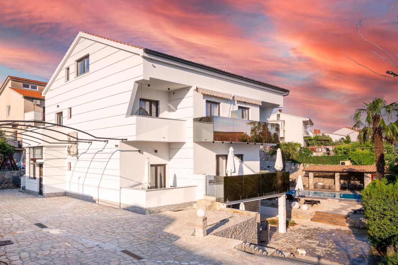 Apartments Petra Krk クルク エクステリア 写真
