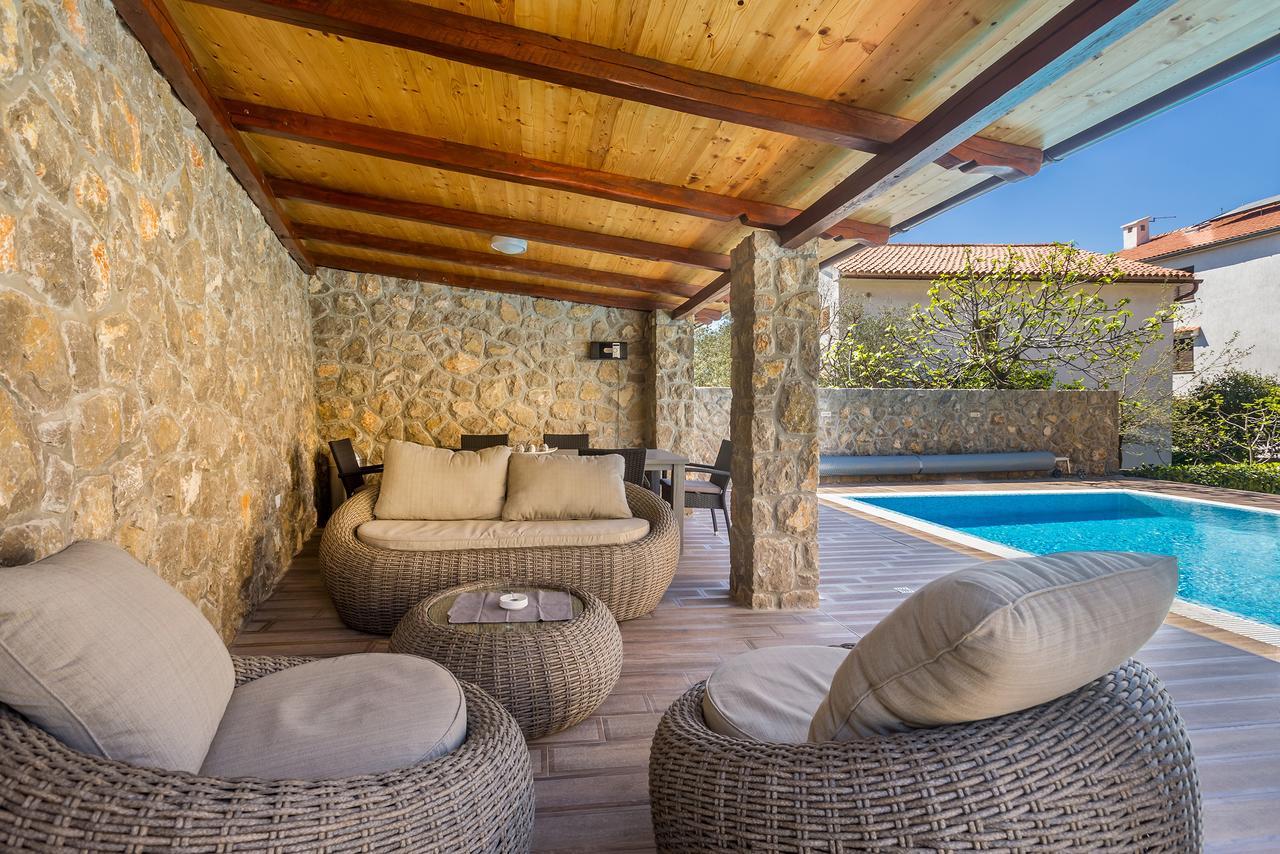 Apartments Petra Krk クルク エクステリア 写真