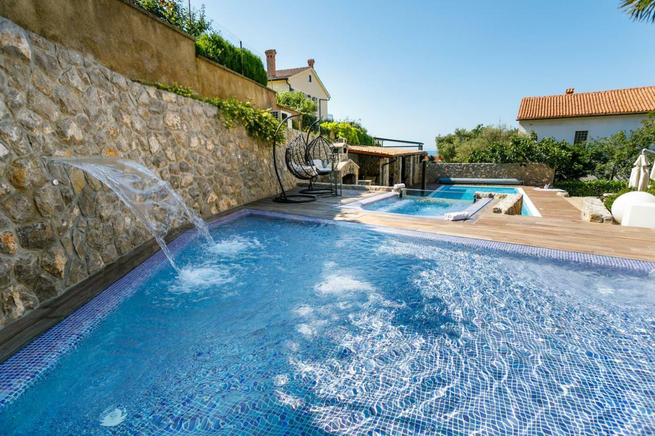 Apartments Petra Krk クルク エクステリア 写真