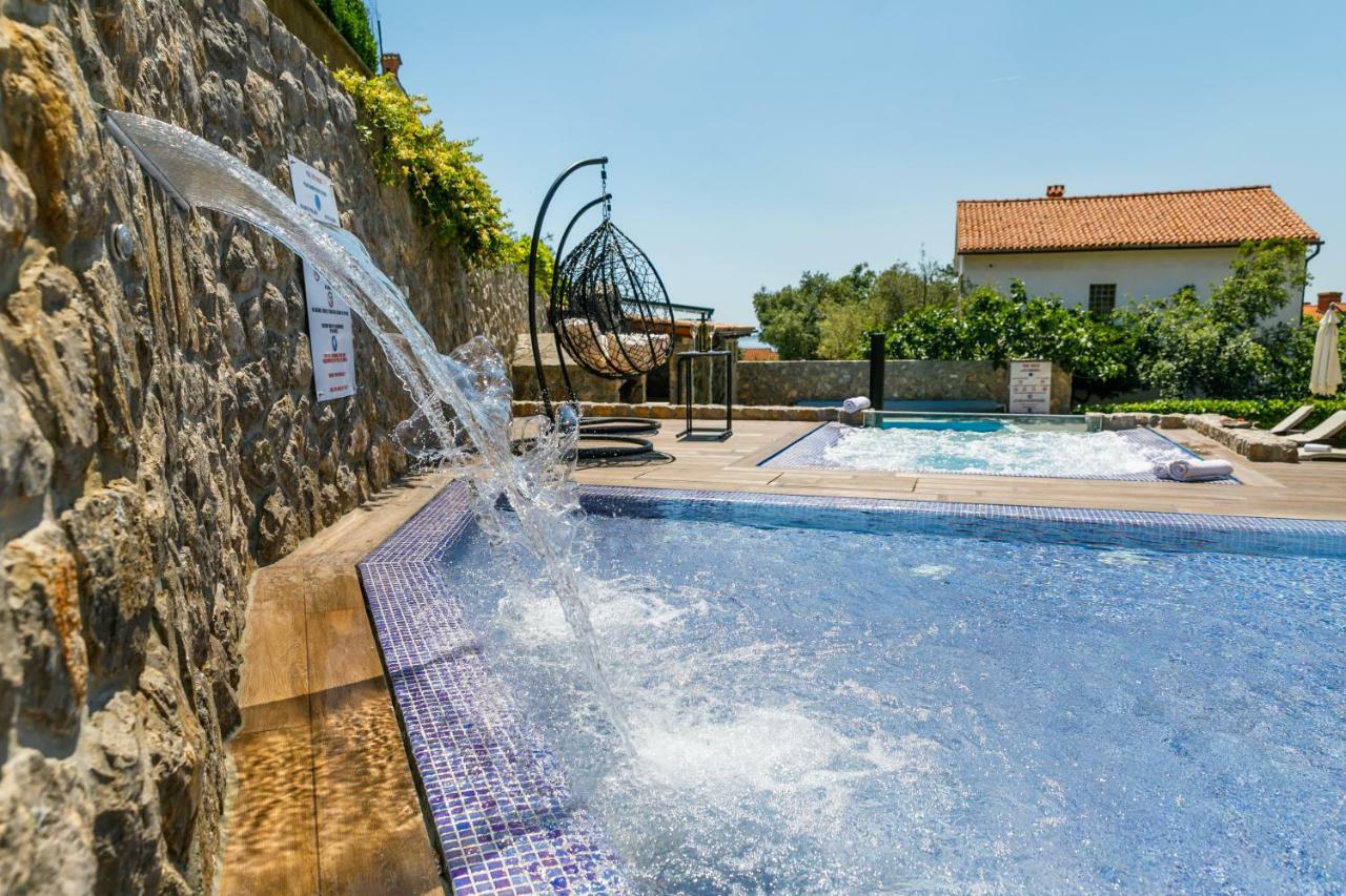 Apartments Petra Krk クルク エクステリア 写真