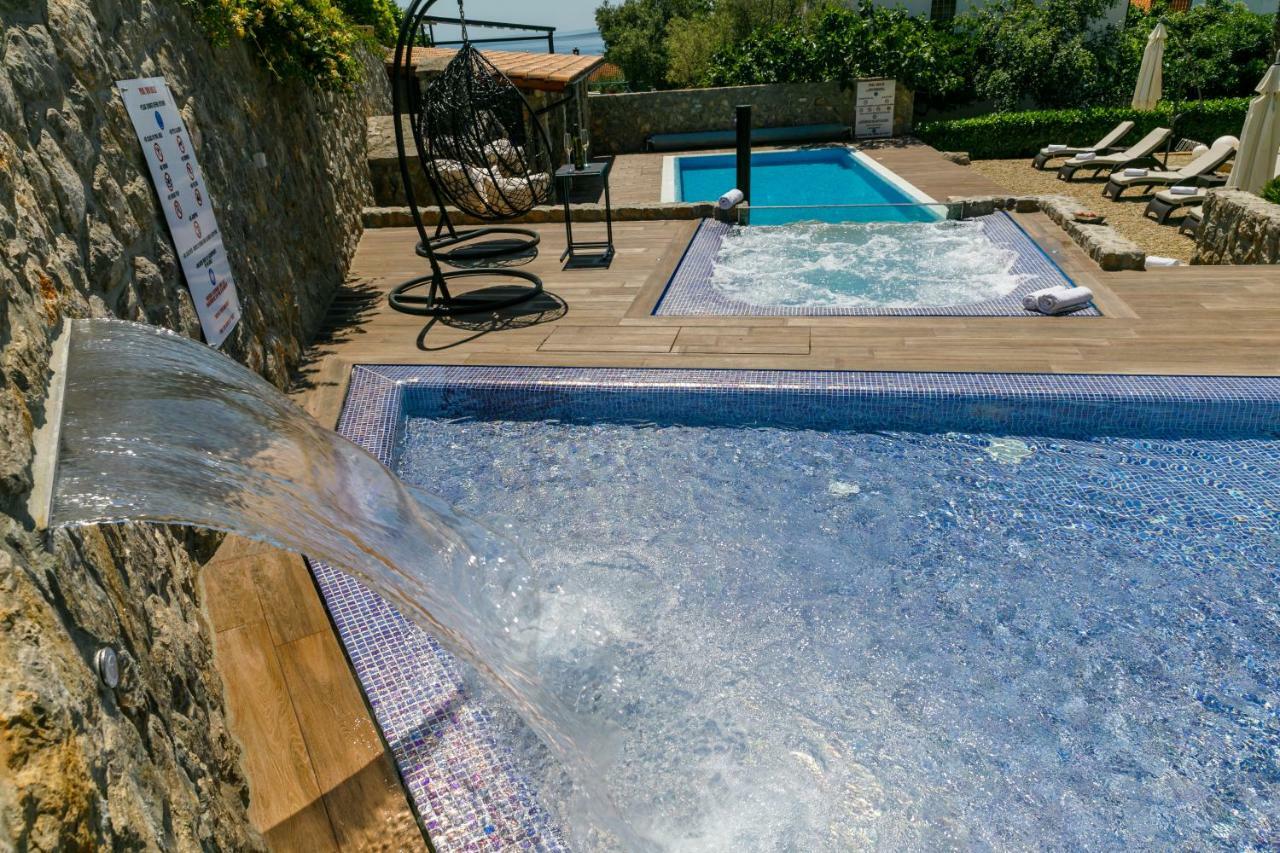 Apartments Petra Krk クルク エクステリア 写真
