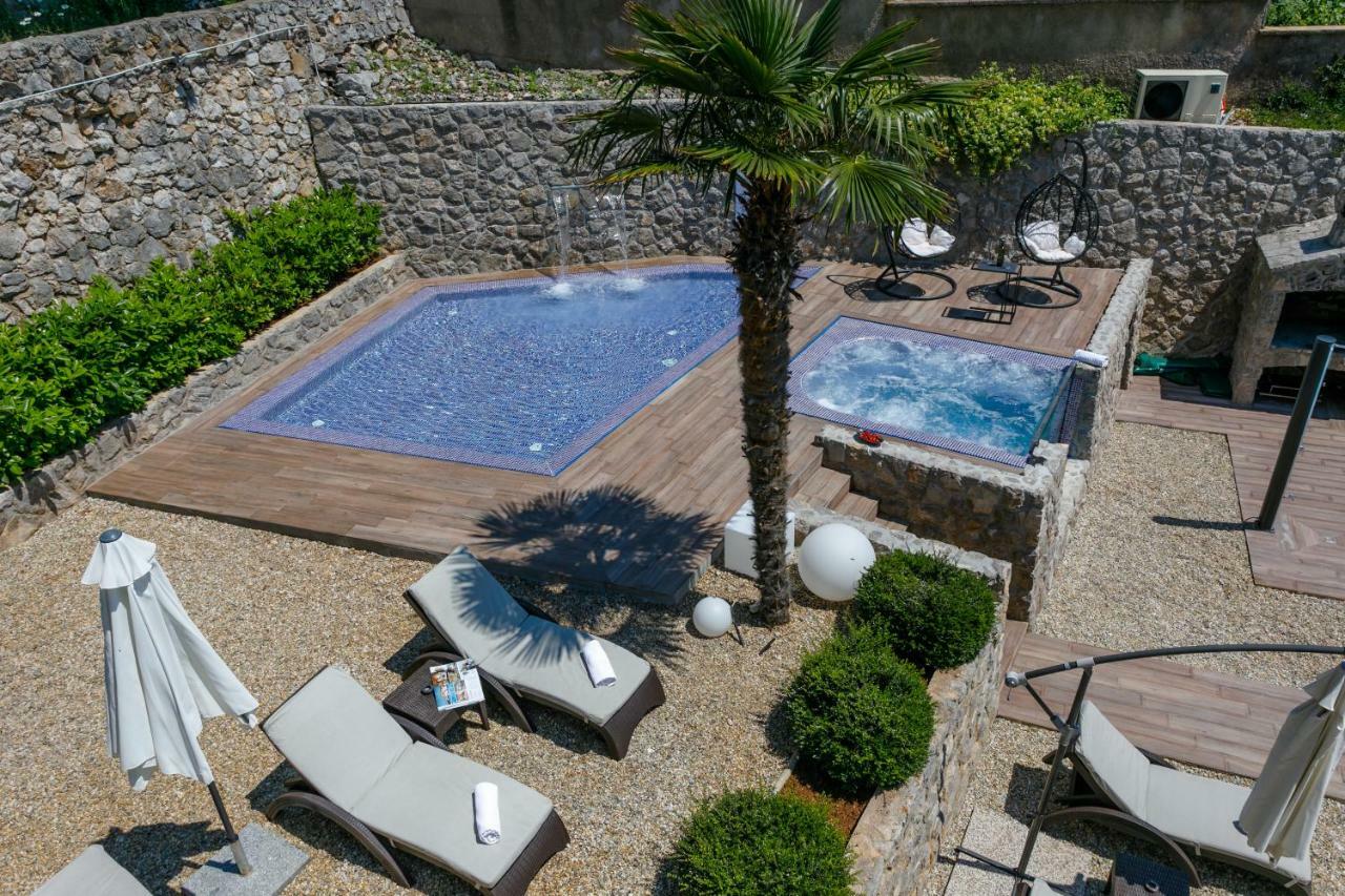 Apartments Petra Krk クルク エクステリア 写真