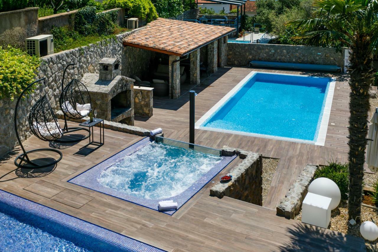 Apartments Petra Krk クルク エクステリア 写真