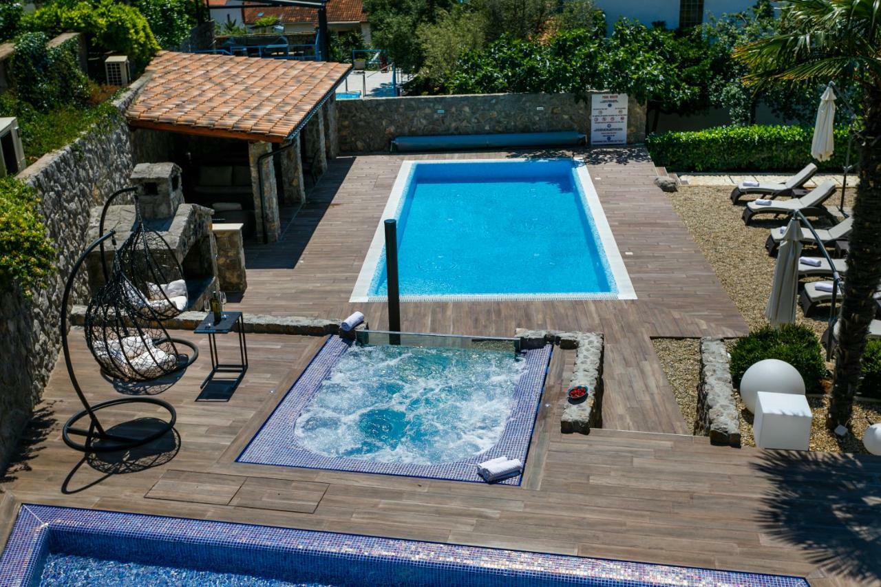 Apartments Petra Krk クルク エクステリア 写真