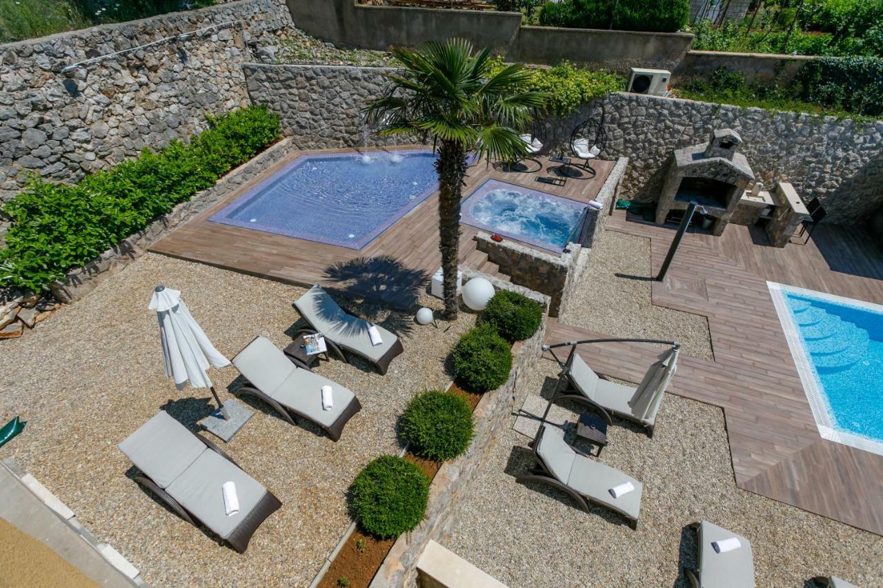 Apartments Petra Krk クルク エクステリア 写真