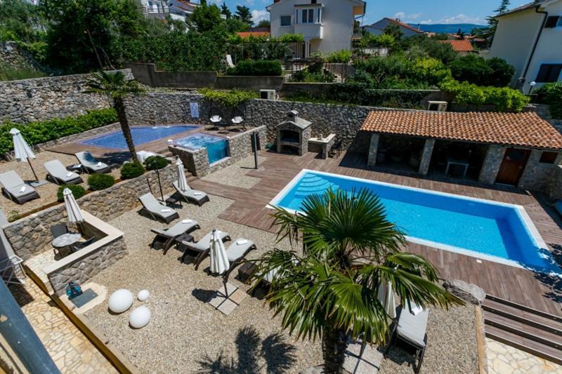 Apartments Petra Krk クルク エクステリア 写真